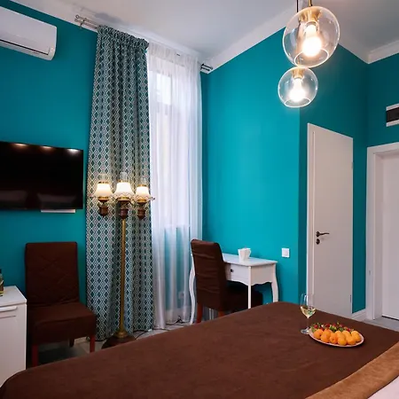 Regina Bed&wine Готель *
