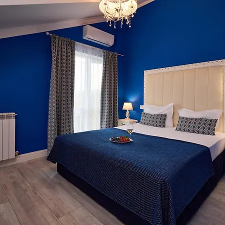 Готель Regina Bed&wine *